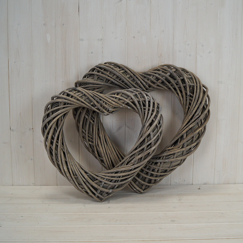 Medium Grey Heart Willow Wreath (40cm) detail page